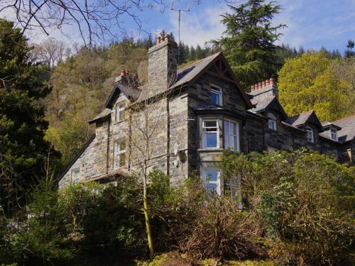 Woodlands Centre (Betws-y-coed) 