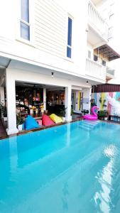 THE PLACE Hostel & Pool Bar